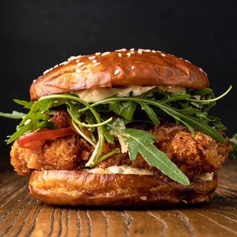 Burger au poulet croustillant