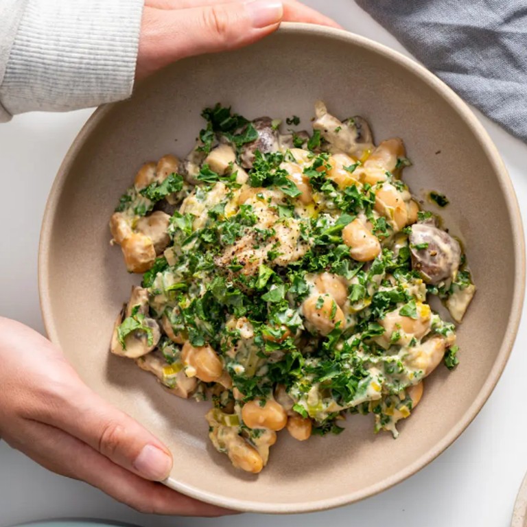 Cremige Miso-Butterbohnen mit Grünkohl