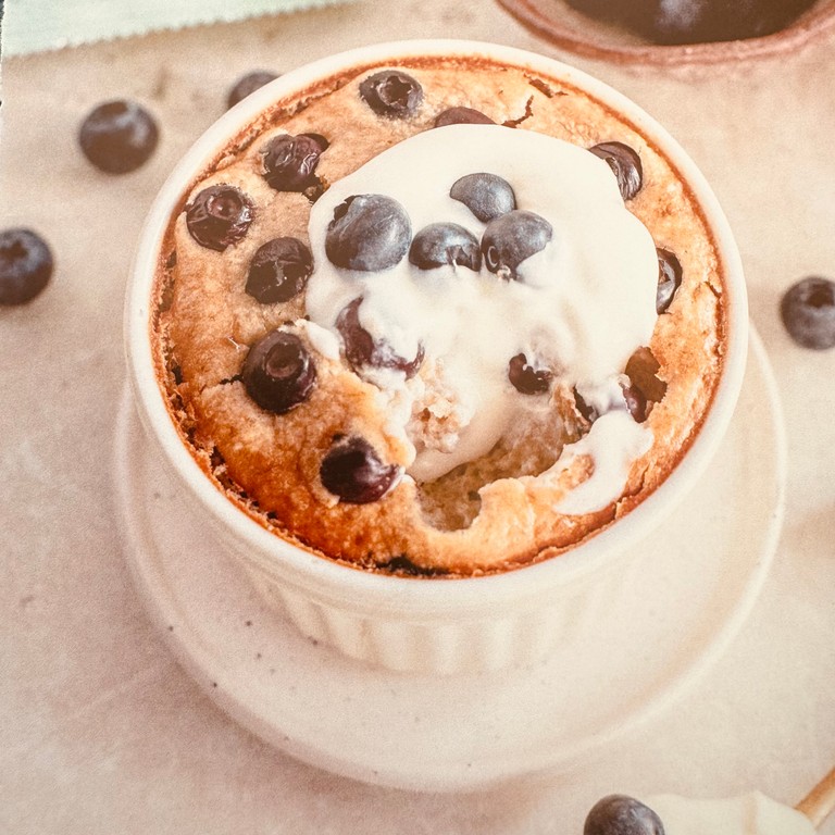 Baked oats met blauwe bessen