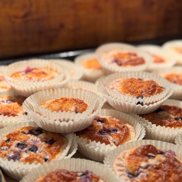 Små proteinmuffins med bär