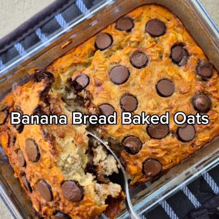 Banana Bread Baked Oats