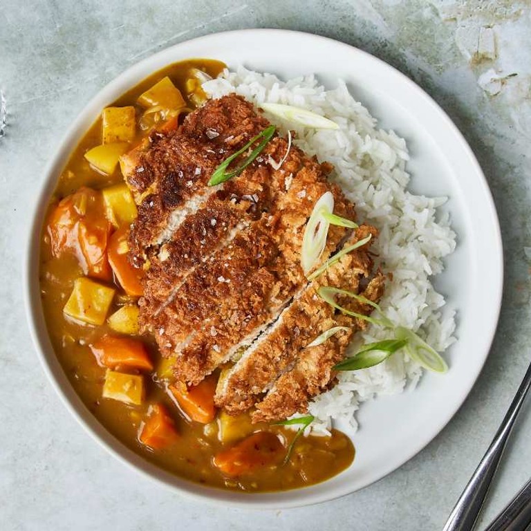 Japanisches Katsu-Curry mit Hähnchen