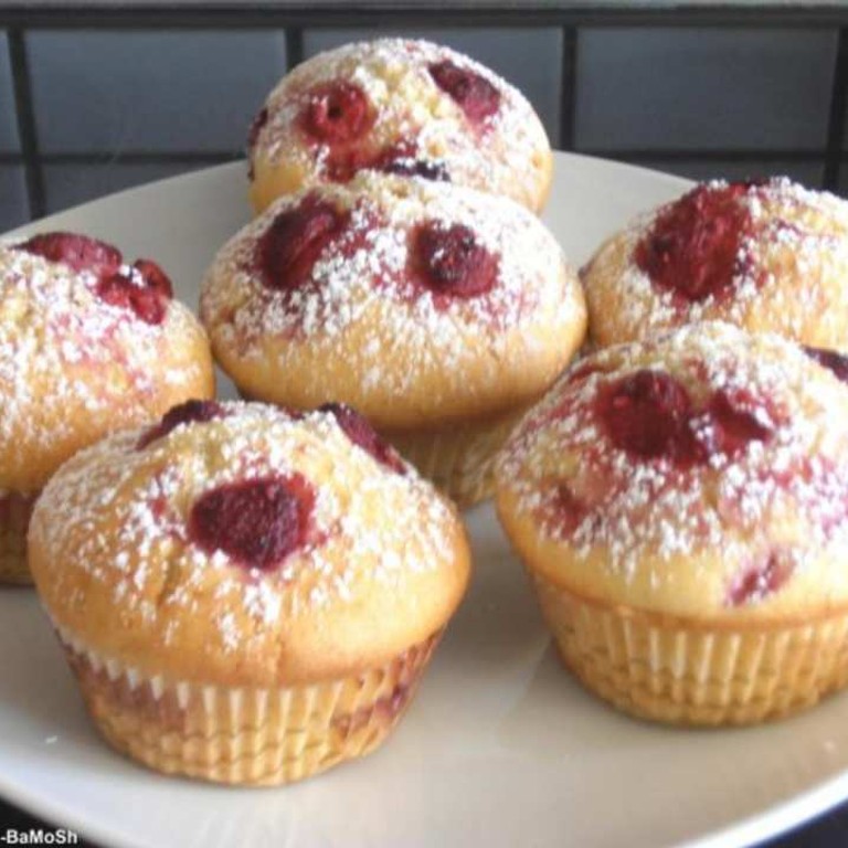 Vanille-Muffins mit Himbeeren