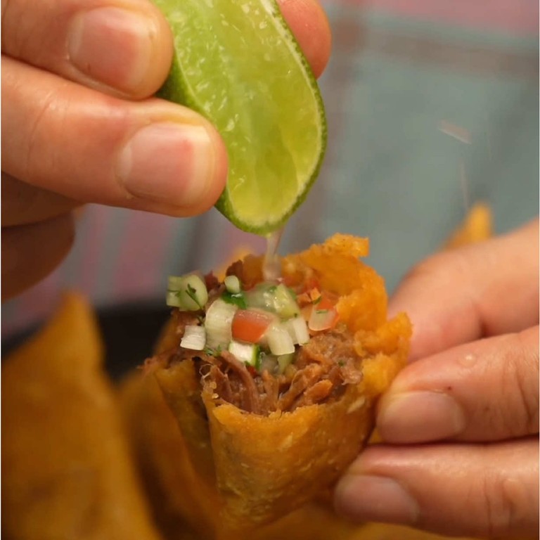 Empanadas Colombianas de Carne y Papa