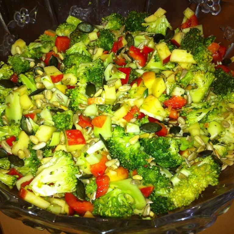 Brokkoli Apfel Salat (Tag 1)